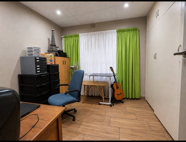 4 BEDROOM HOUSE FOR SALE IN SONLAND PARK